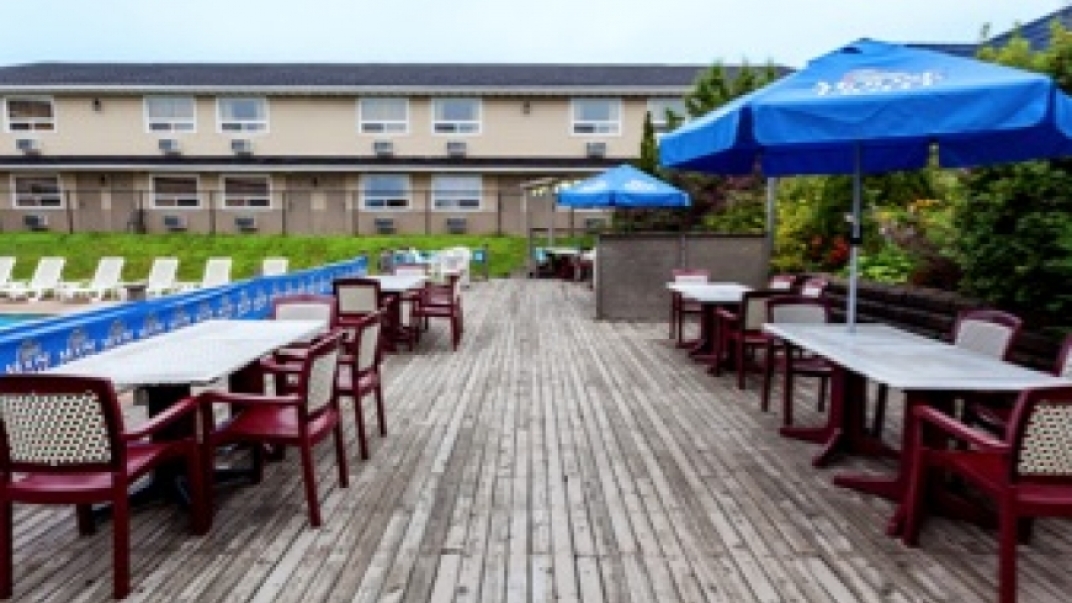 The patio at Charlies Bar and Grill