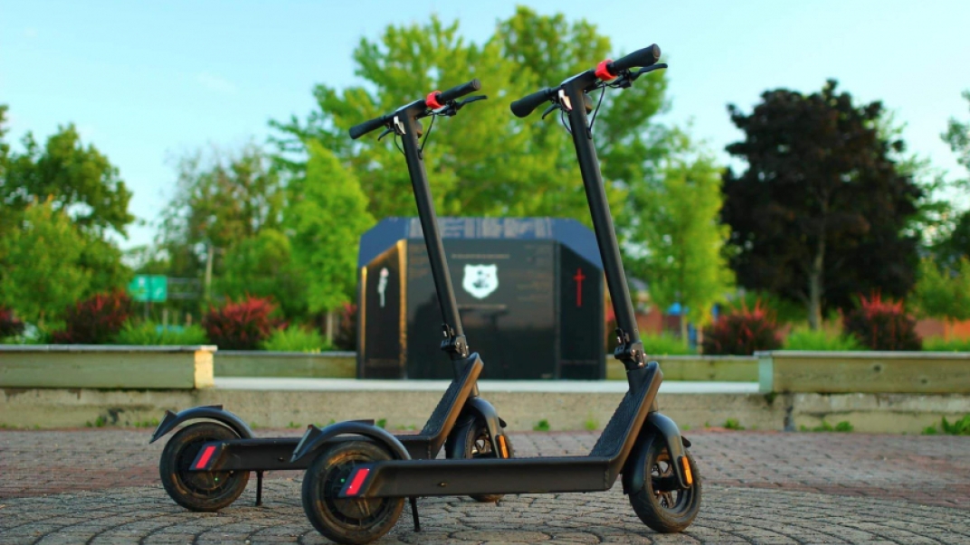 Cruze Scooters in park