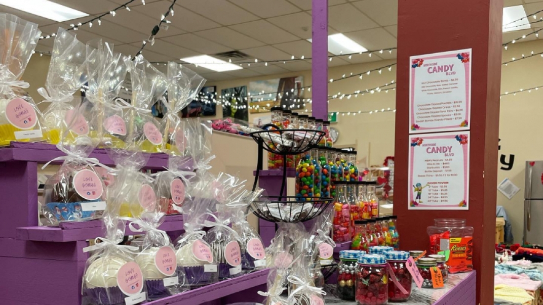 Store racks with gift baskets for sale