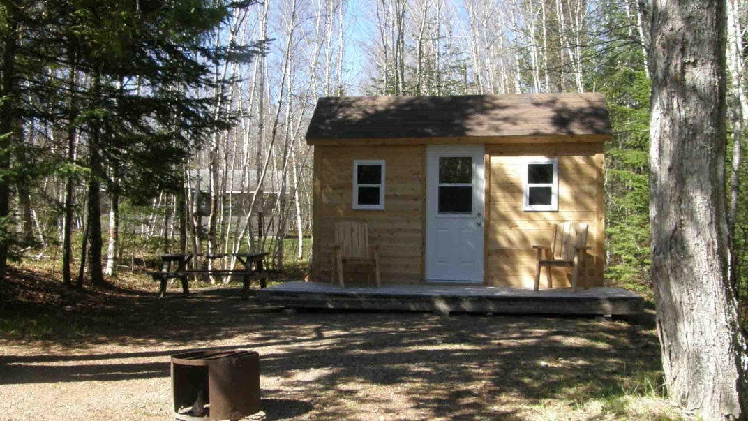 rustic cabin at Woolastook Park